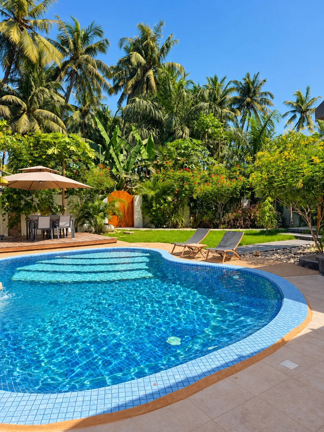 Private pool and palm garden — Standard villa, Casa di Legno Resort