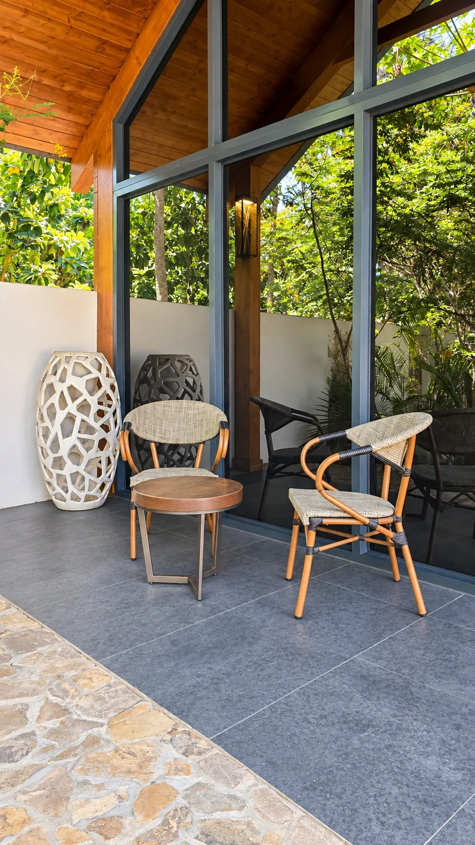 Covered veranda seating — Standard villa, Casa di Legno Resort